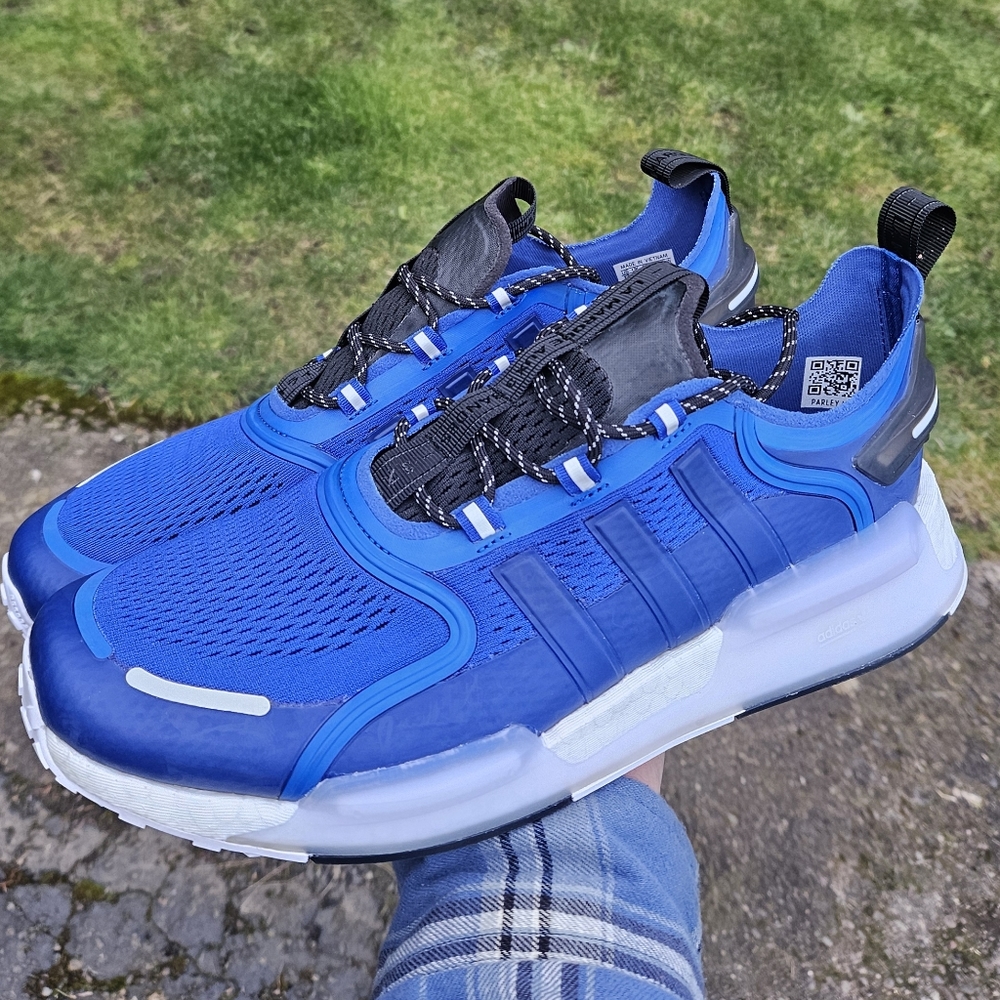 New men's Adidas nmd V3